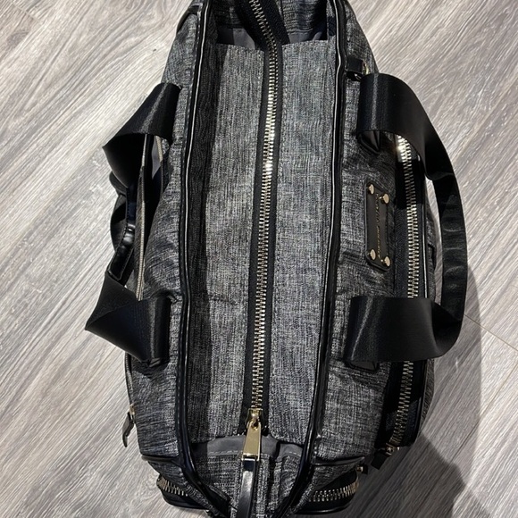 ADRIENNE VITTADINI Bag!  NWOT! - Picture 2 of 5